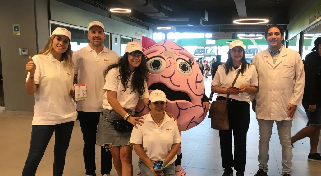 Equipo del Proyecto ANGELS en una actividad de educación sobre el ACV